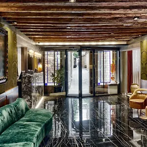 Bisanzio 4*, Venecia Italia